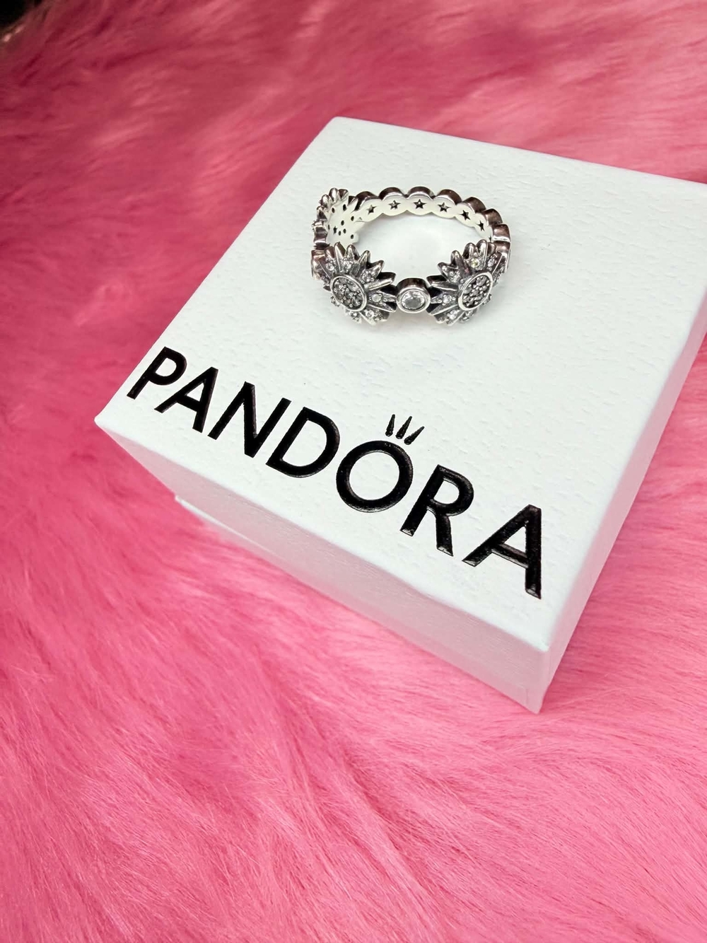 Pandora Silver Daisy Band Ring with Sparkling Centers